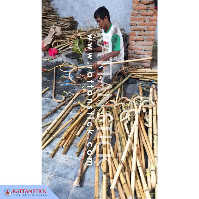 Rattan walking sticks production